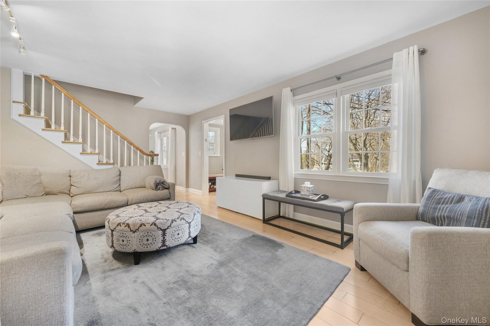 5 Birch Street W Photo 5