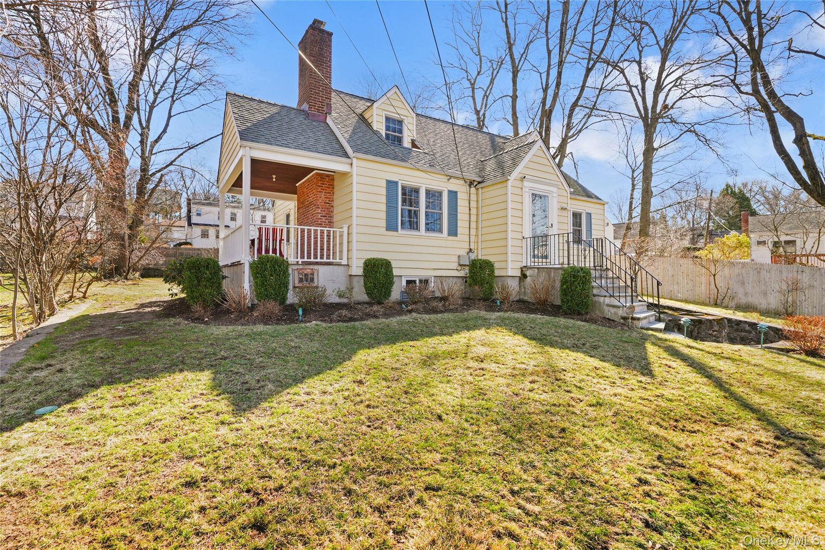 5 Birch Street W Photo 2