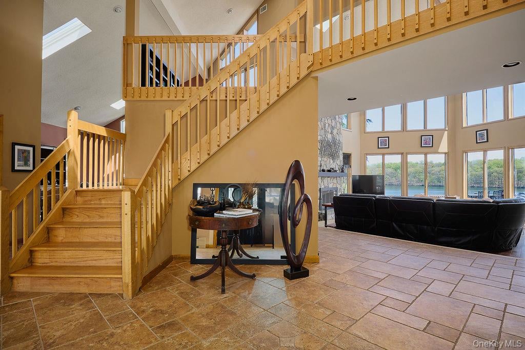 22 Fieldstone Court Photo 6