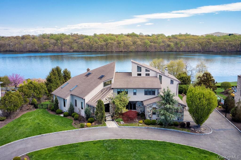 22 Fieldstone Court Photo 1