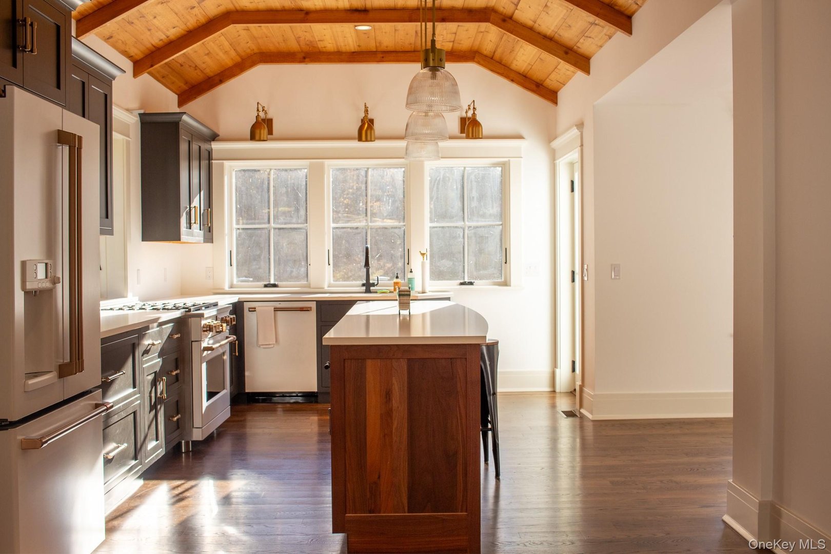 48 Konig Road Photo 5