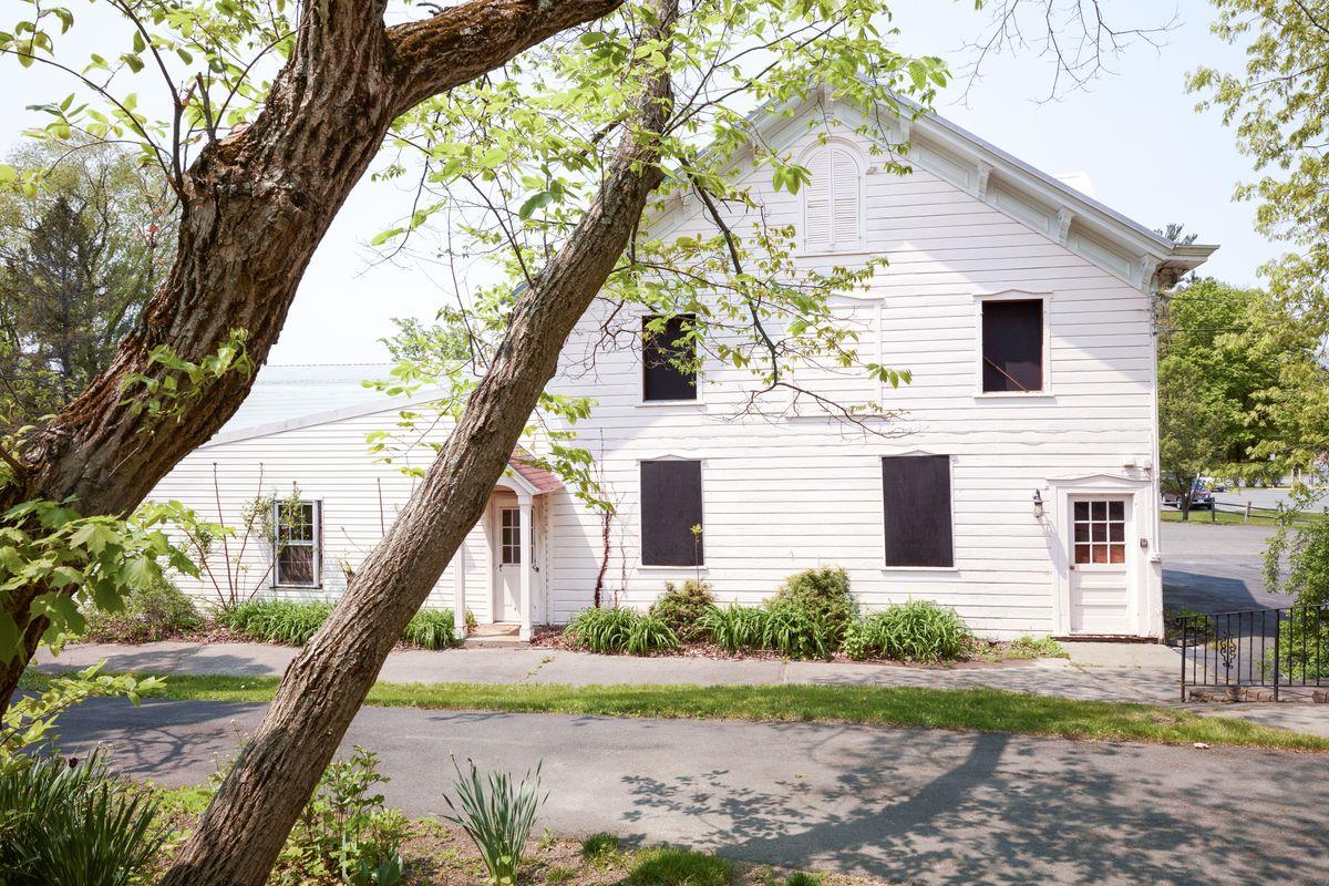 207-209 Main Street Photo 4