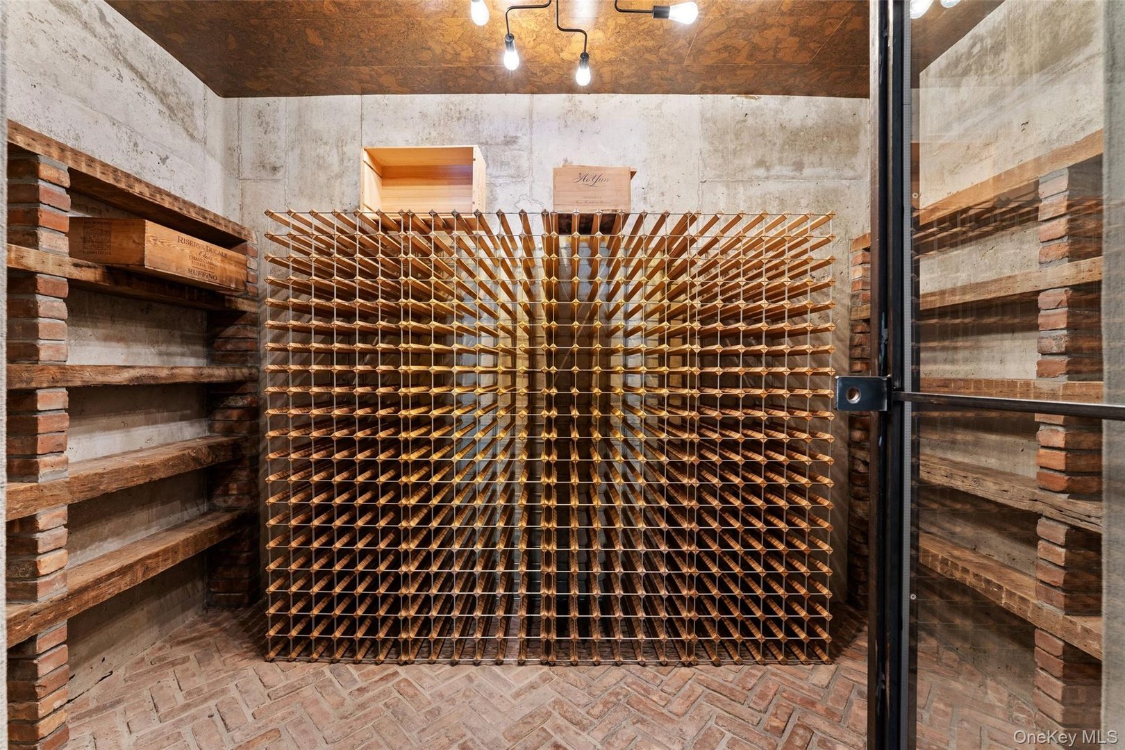 16 Taylor Road Photo 32