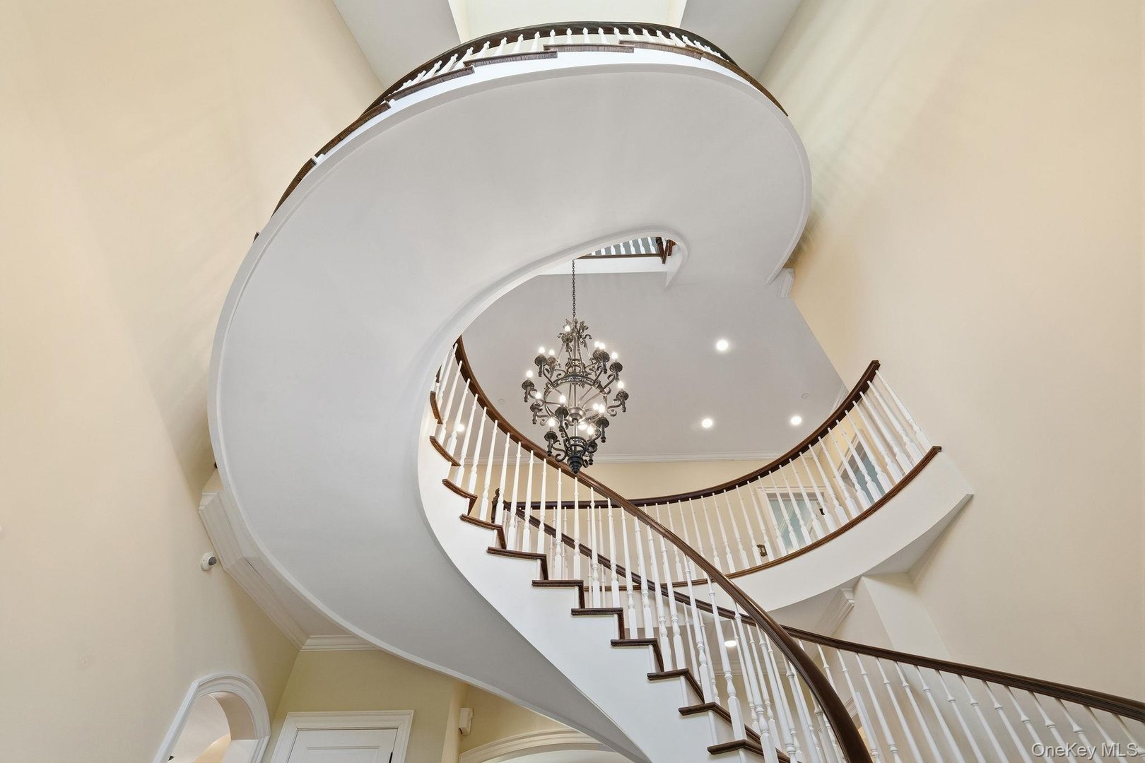 2 Heathcote Drive Photo 6