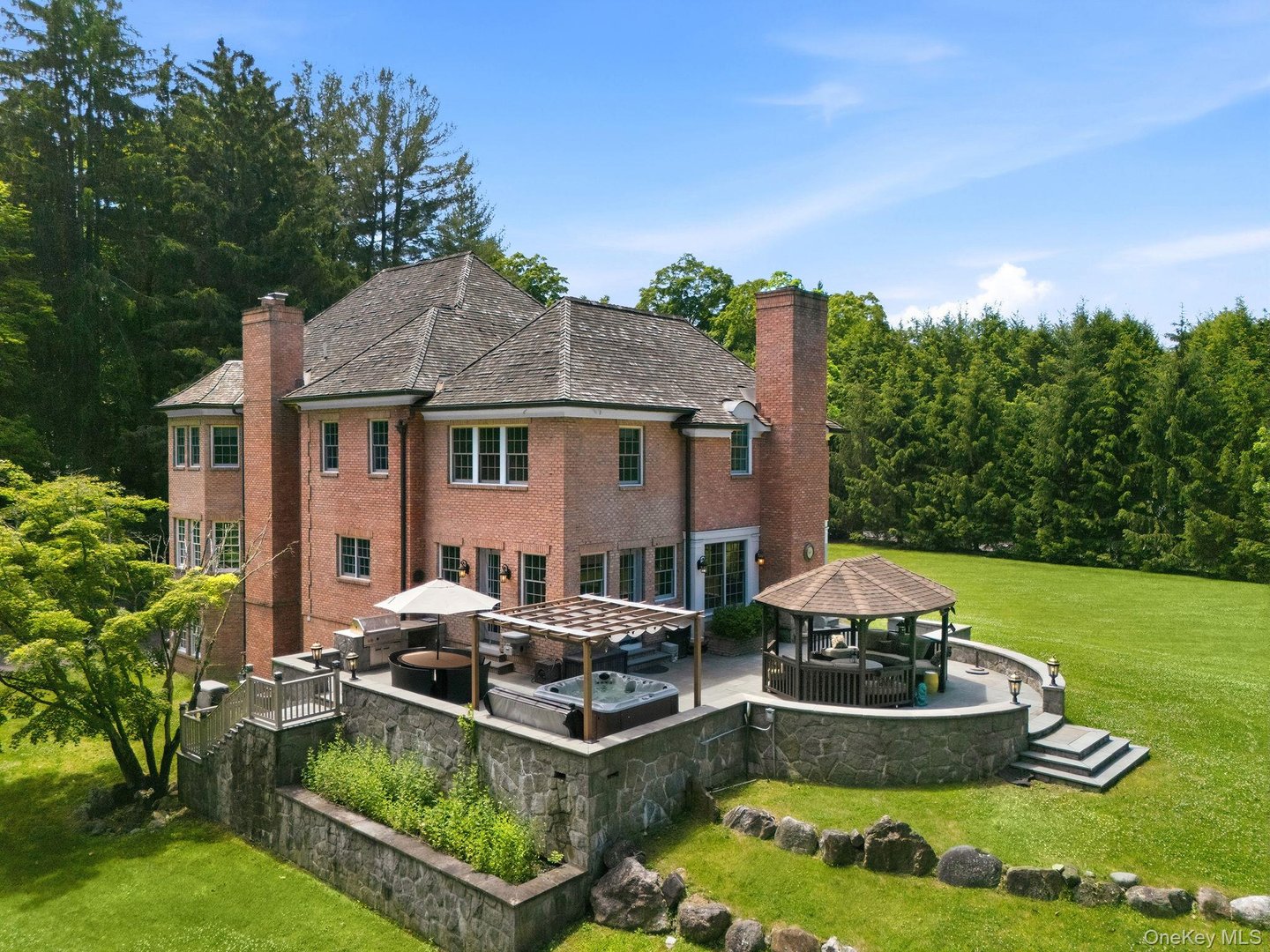 2 Heathcote Drive Photo 47