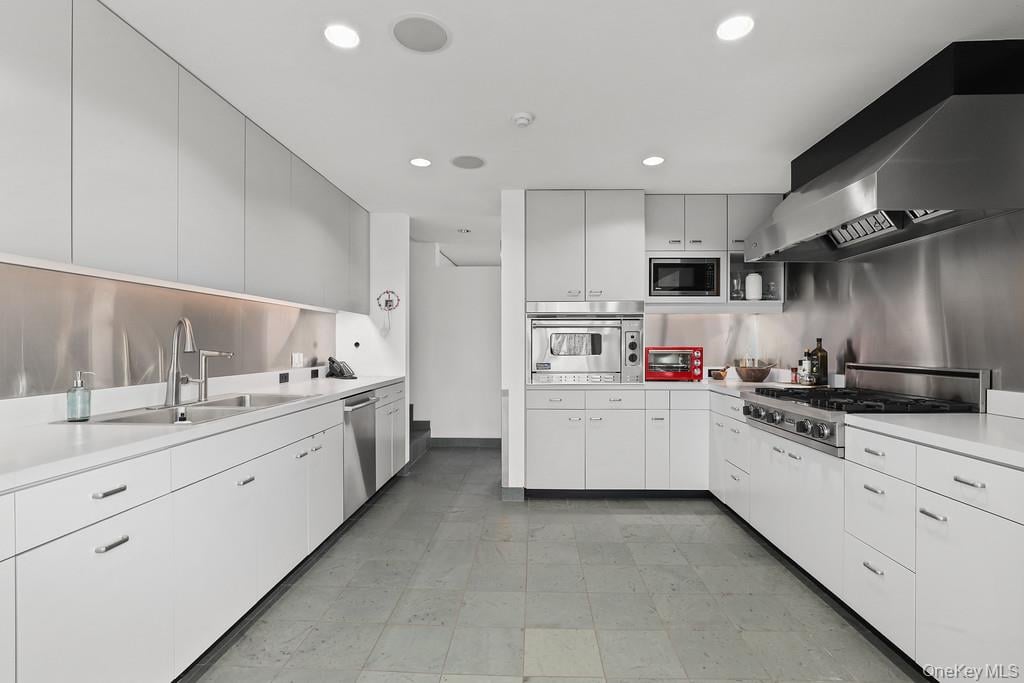 54 Cross Pond Road Photo 9