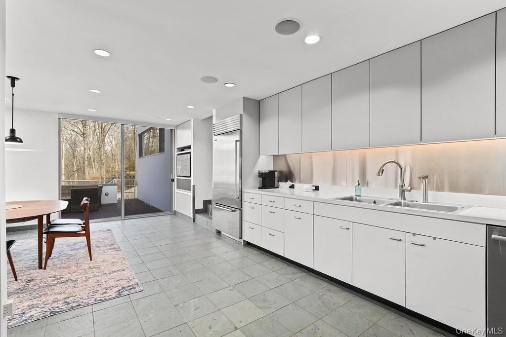 54 Cross Pond Road Photo 11