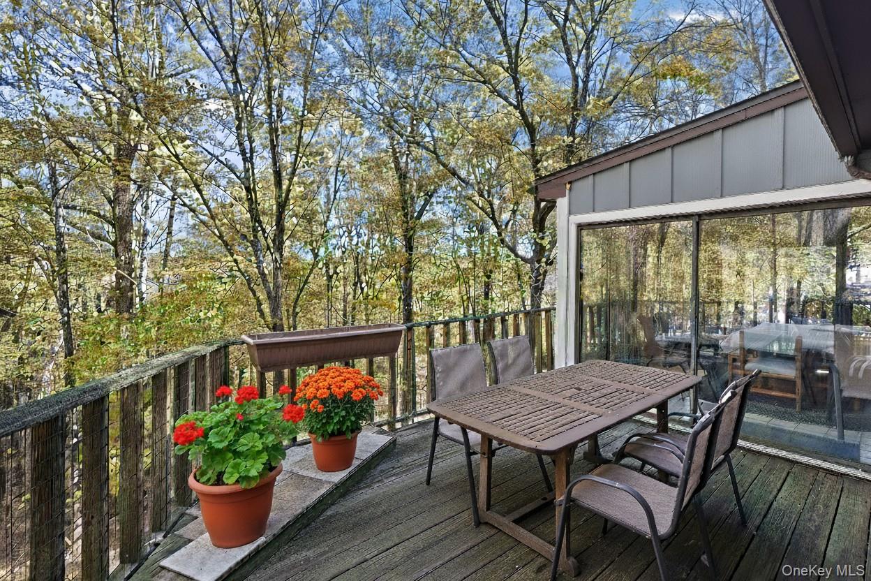 37 Fox Den Road Photo 23