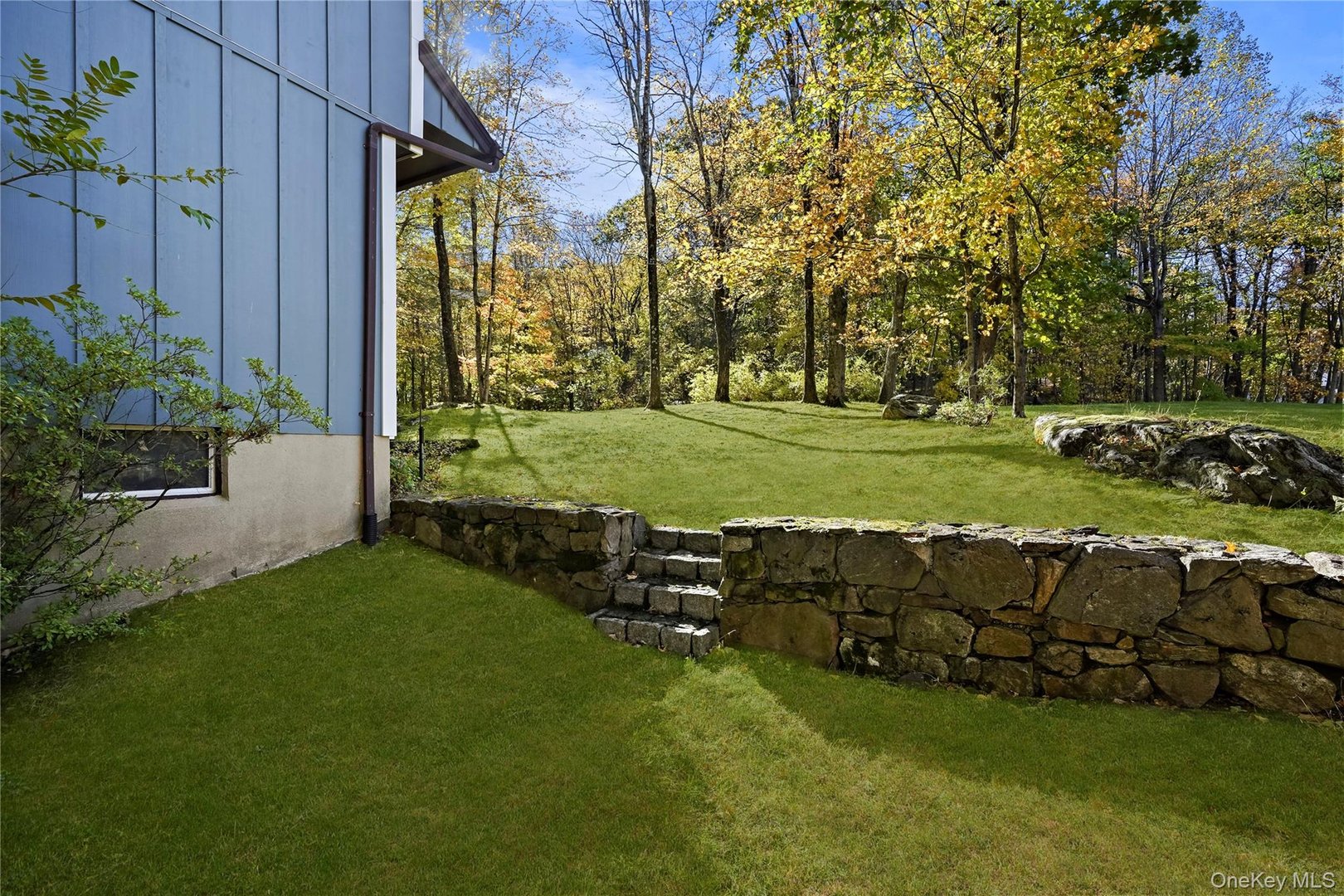 37 Fox Den Road Photo 3