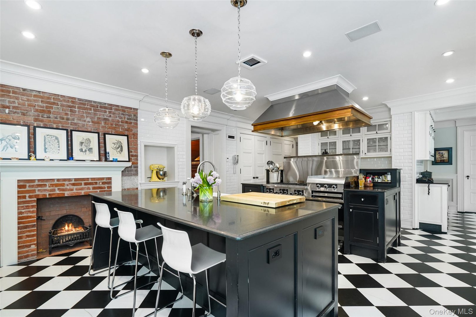 640 Grant Road Photo 12