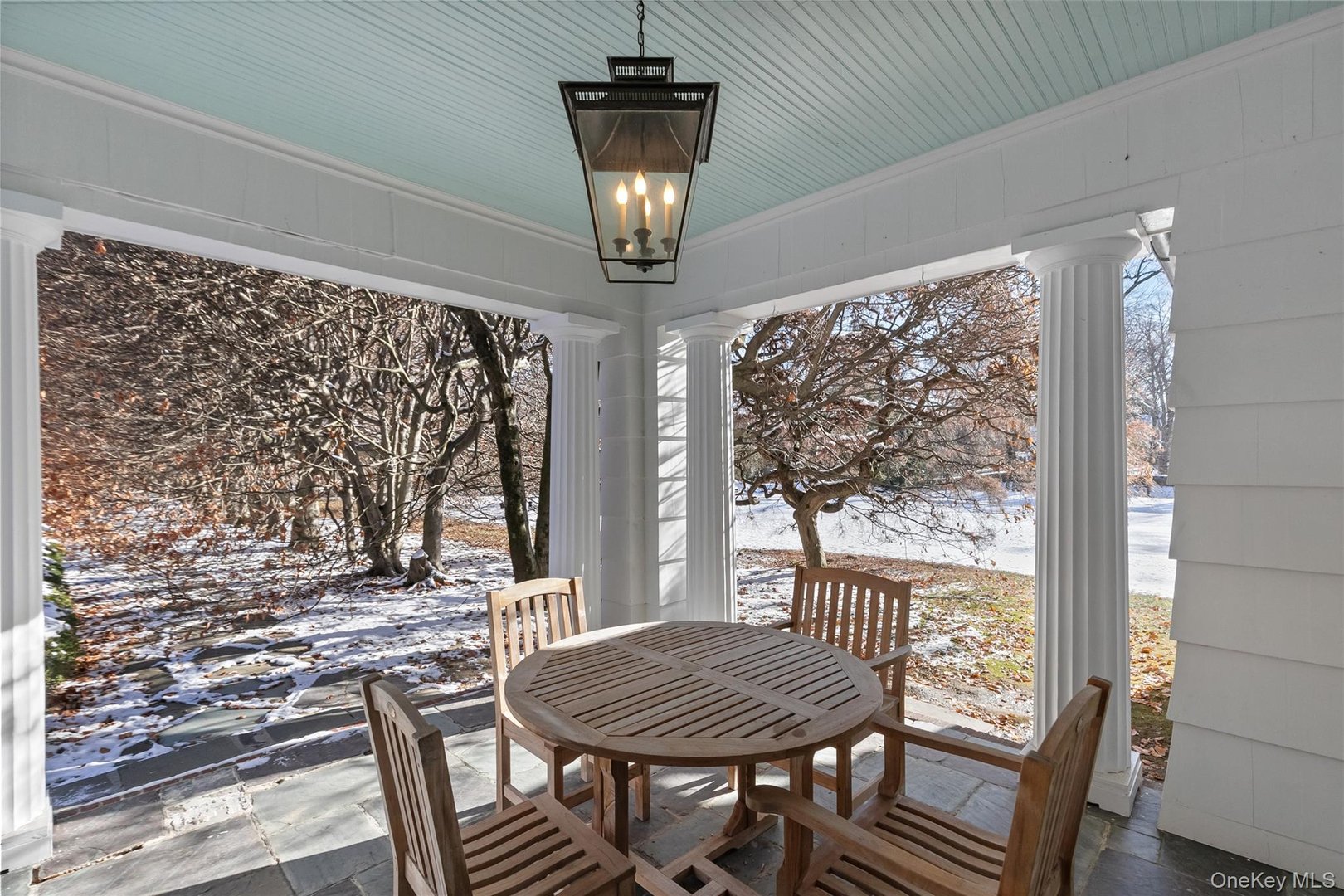 36 Revolutionary Road Photo 41