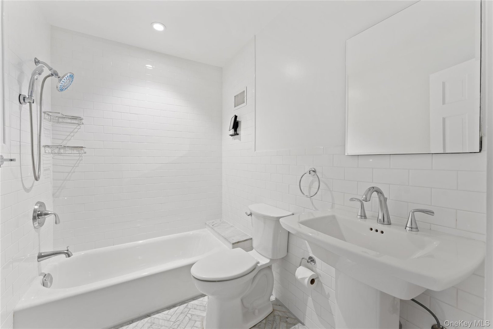 18 Wellyn Road Photo 20