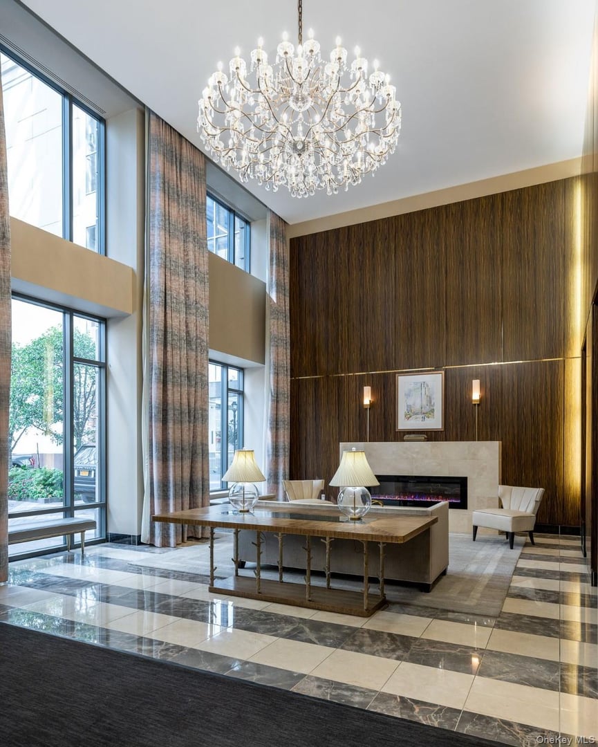 10 City Place  #8B Photo 2