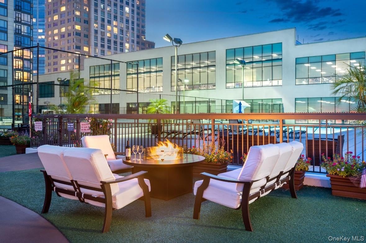 10 City Place  #8B Photo 31