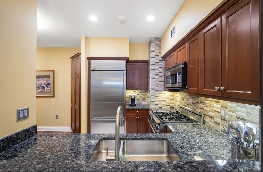 10 City Place  #8B Photo 4