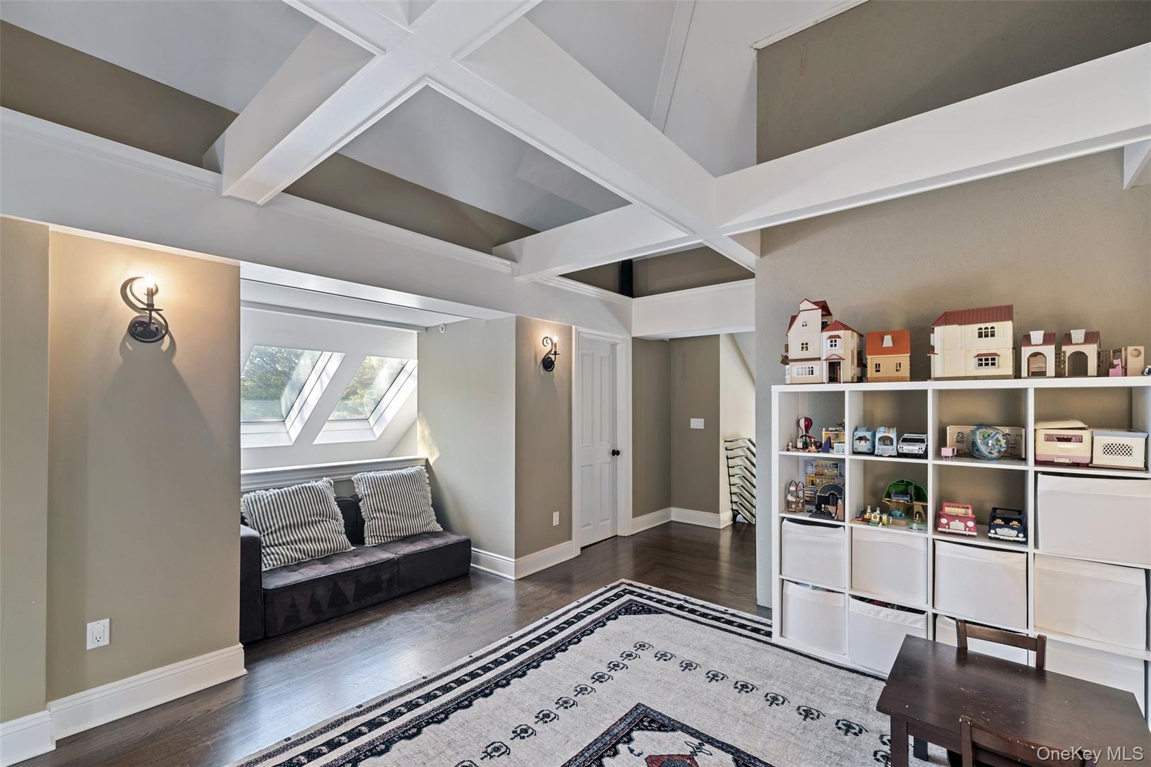 12 Bishop Park Road Photo 24