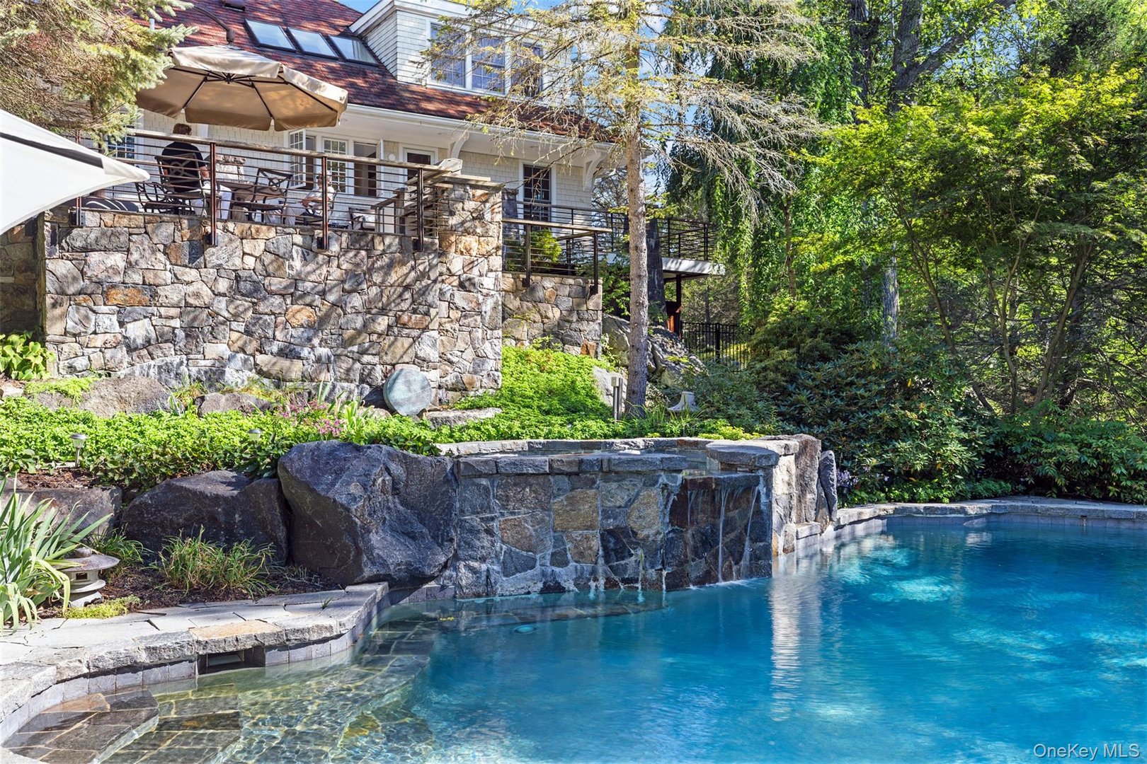 12 Bishop Park Road Photo 1