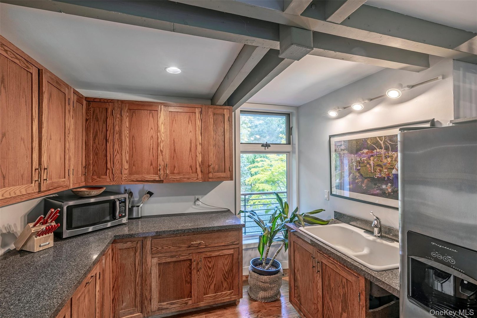 12 Bishop Park Road Photo 34