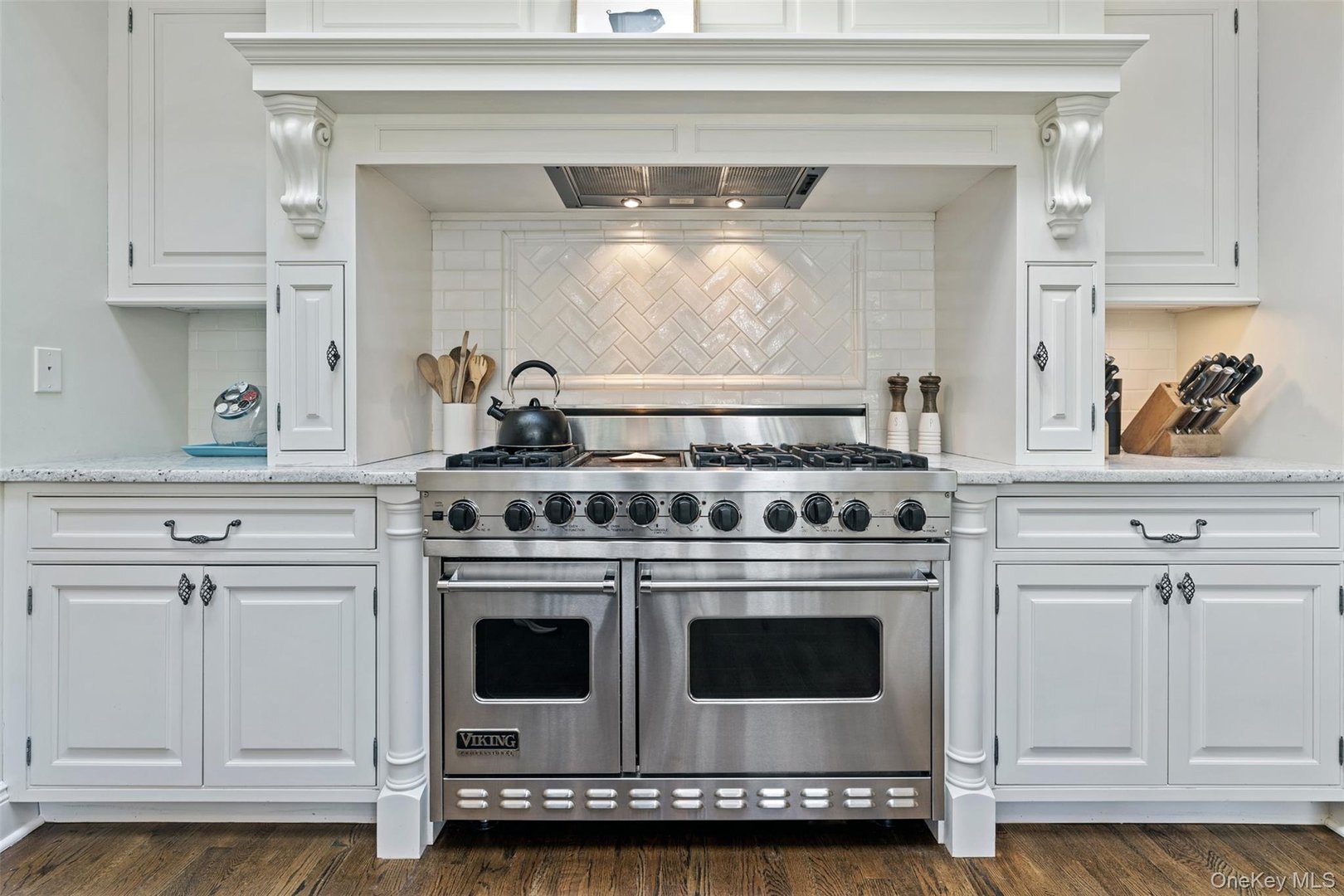 12 Bishop Park Road Photo 15