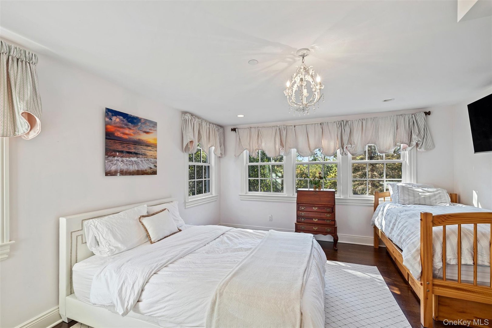 12 Bishop Park Road Photo 25