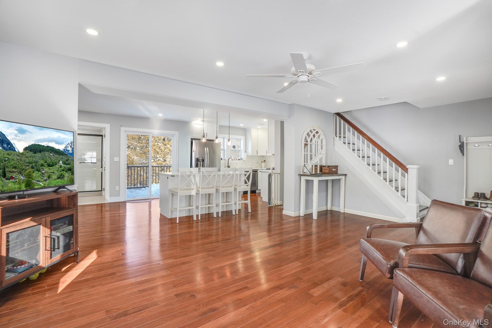 300 Washington Avenue Photo 7