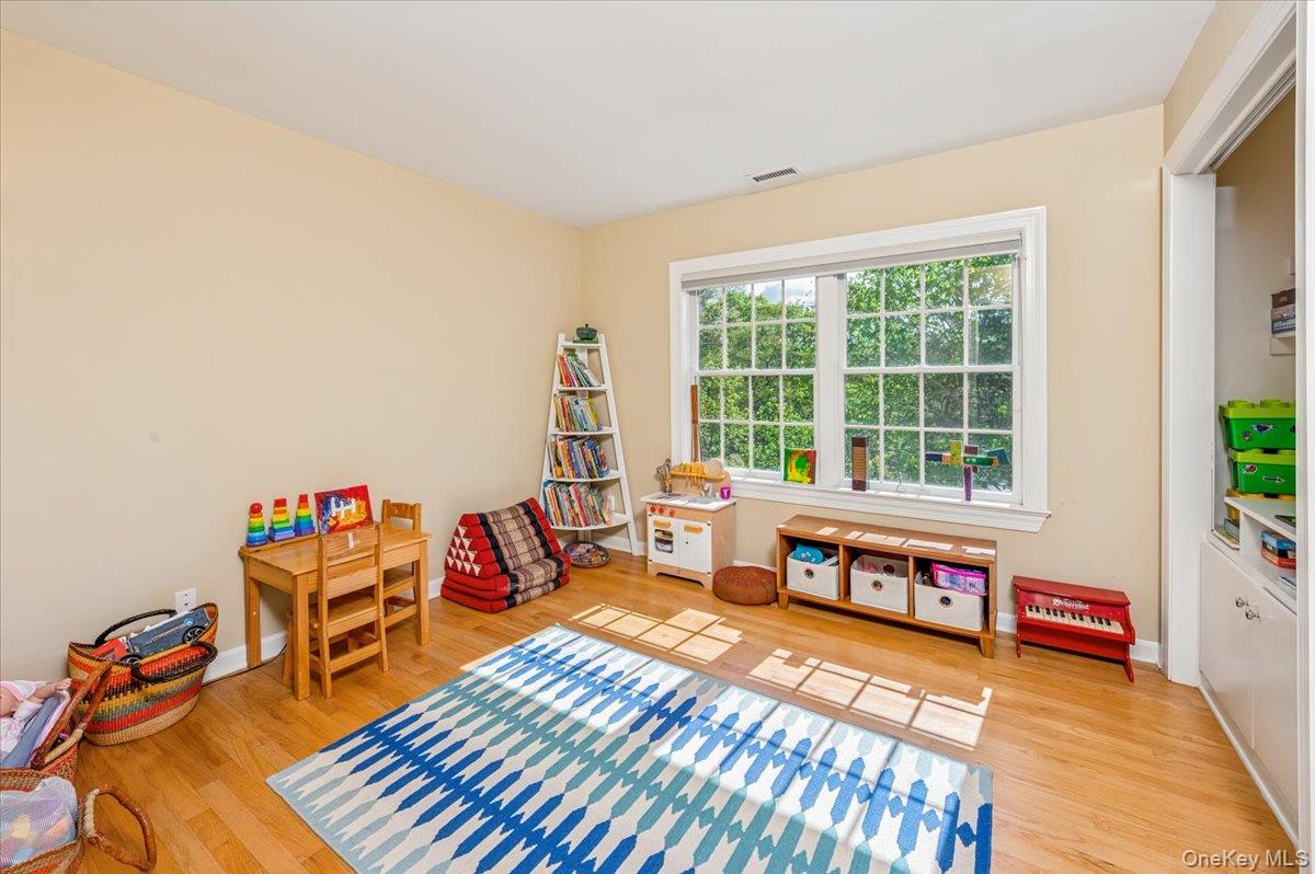 1 Southgate Avenue Photo 32