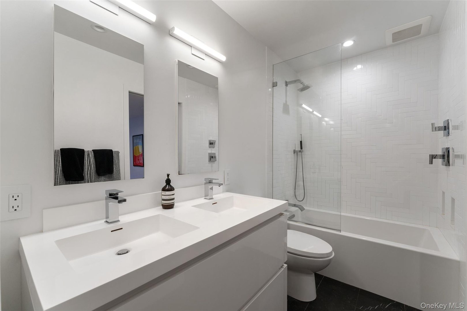 7 Windsong Road Photo 18