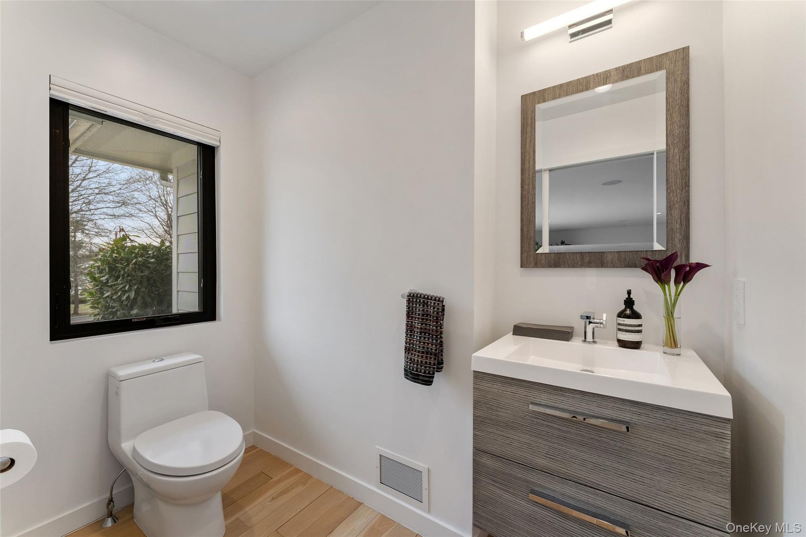 7 Windsong Road Photo 4