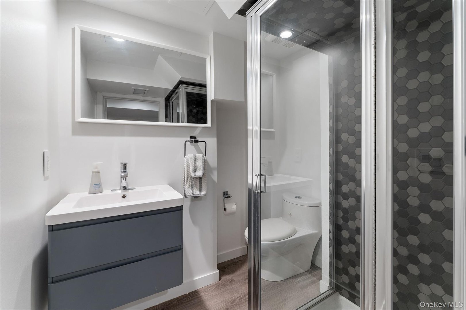 7 Windsong Road Photo 24