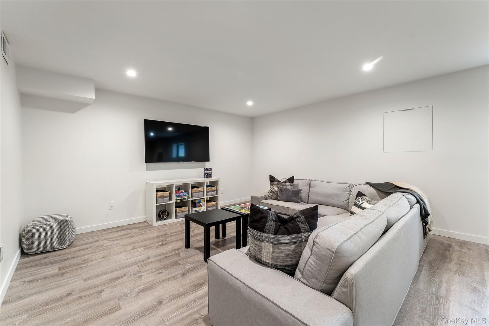 7 Windsong Road Photo 21