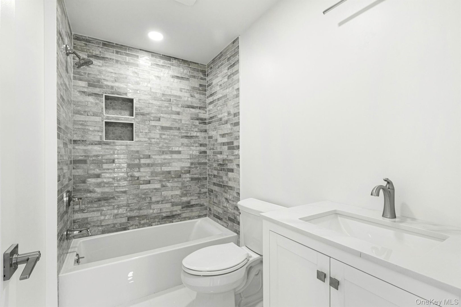 199 Tweed Boulevard Photo 33