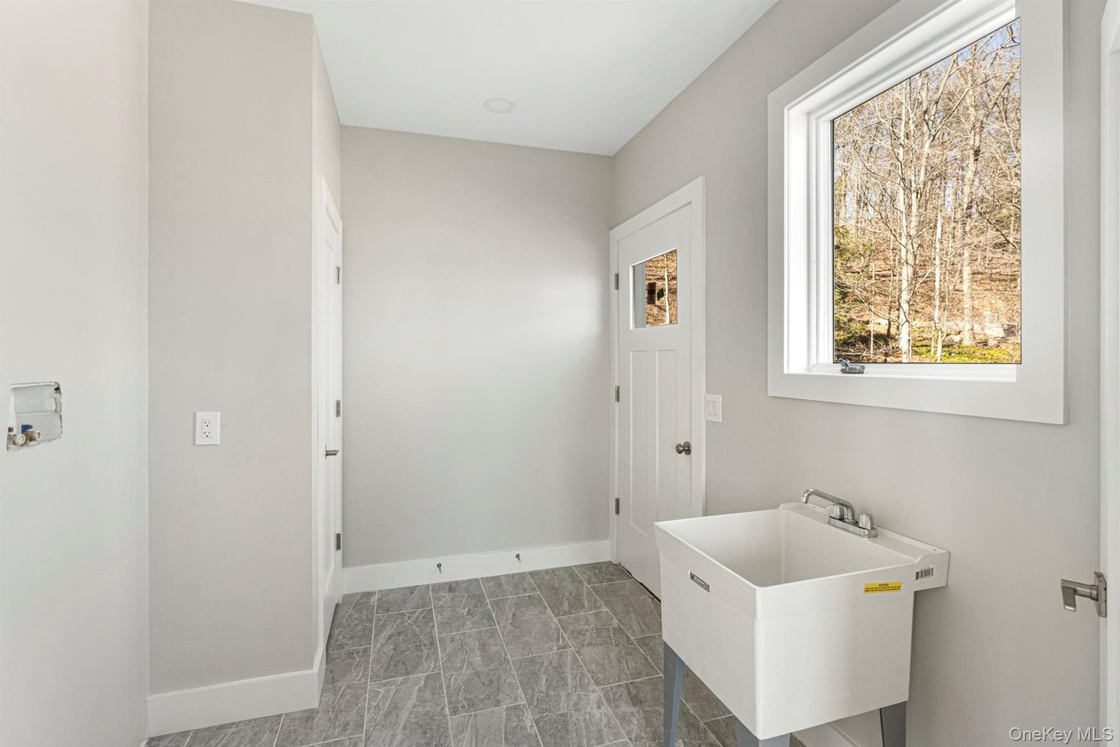 199 Tweed Boulevard Photo 21