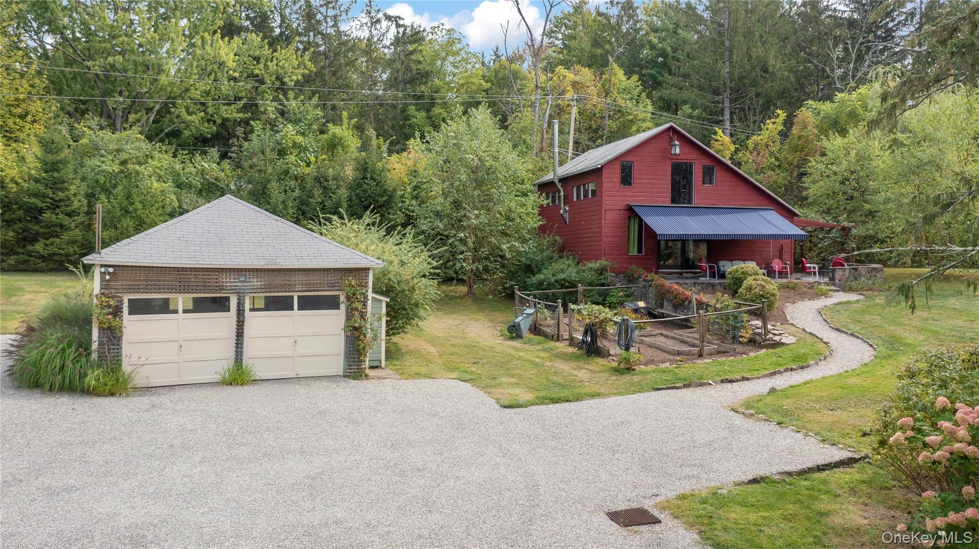 381 Northern Boulevard Photo 4