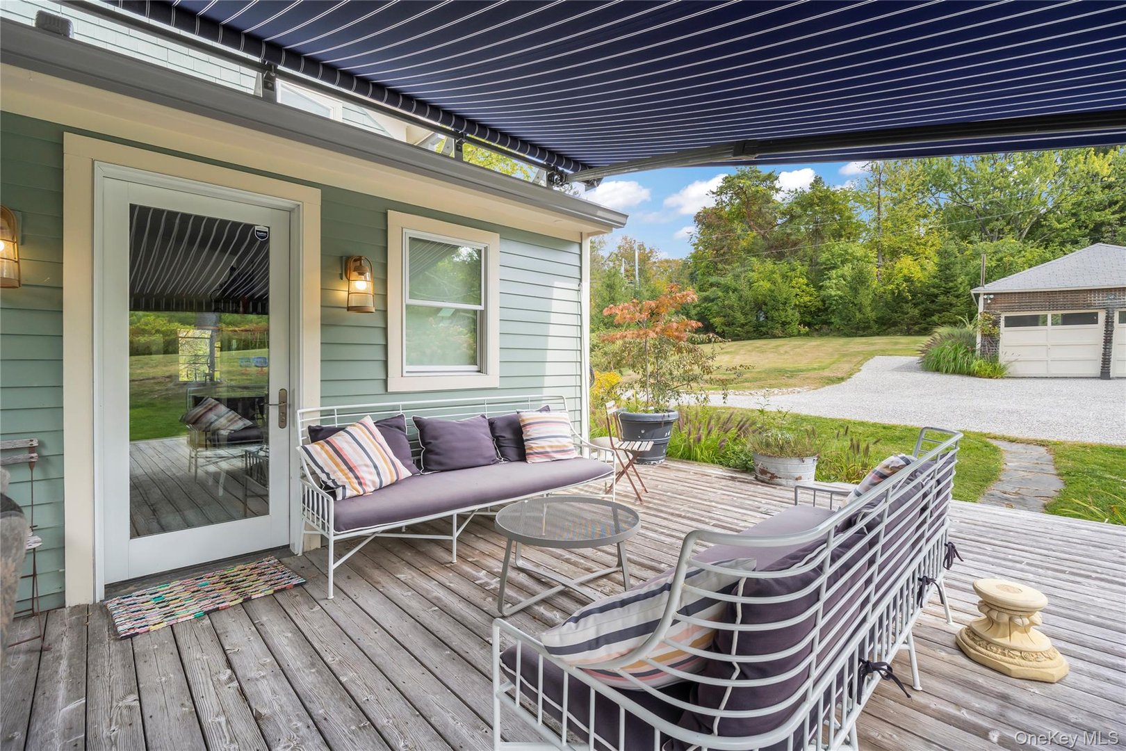 381 Northern Boulevard Photo 22