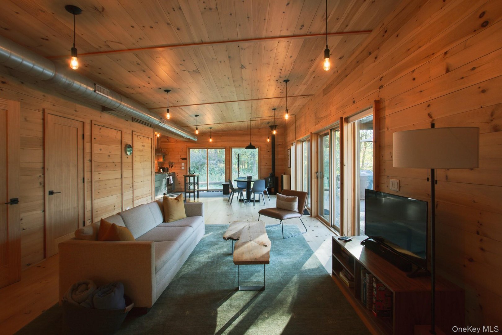 12 Reed Road Photo 7