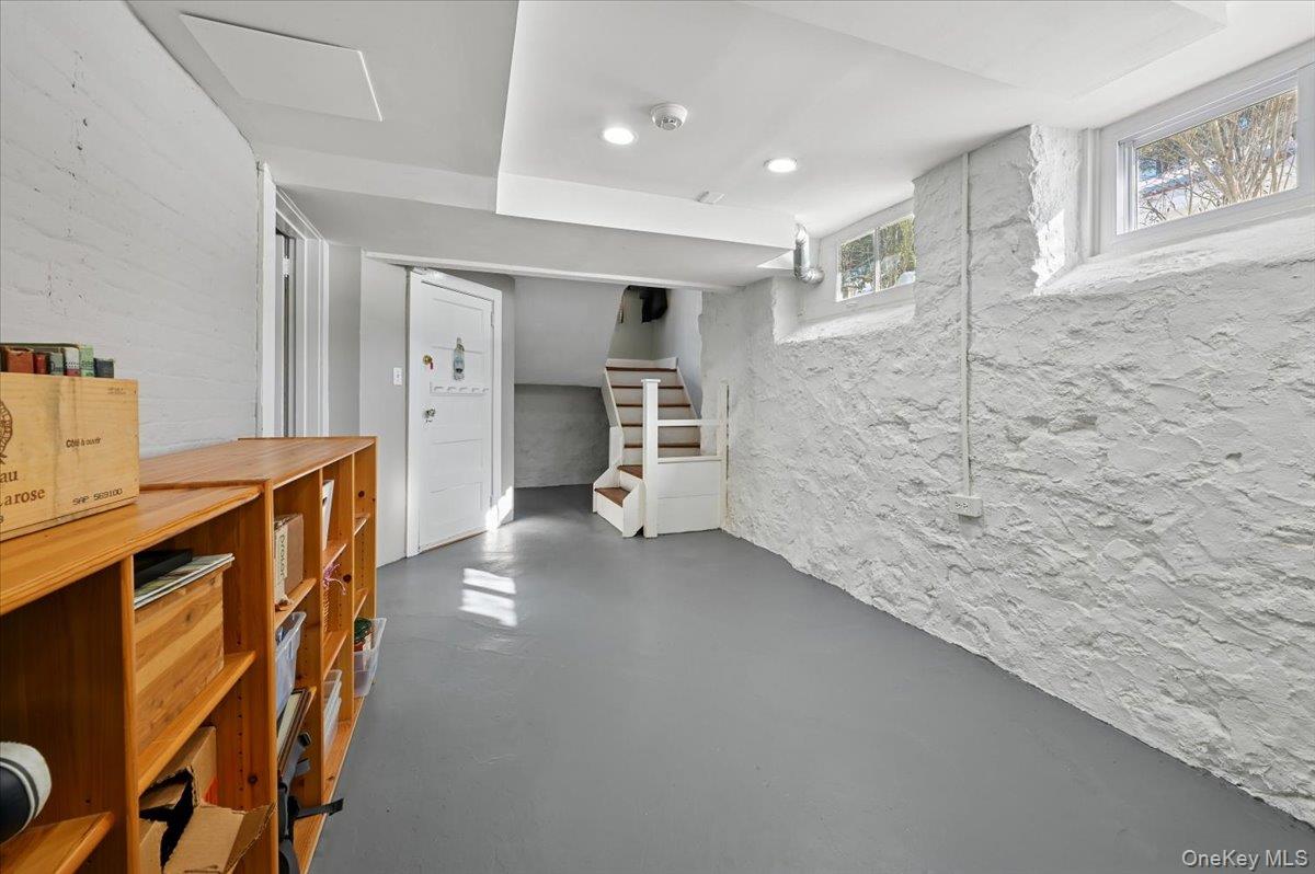 31 Emerson Road Photo 30