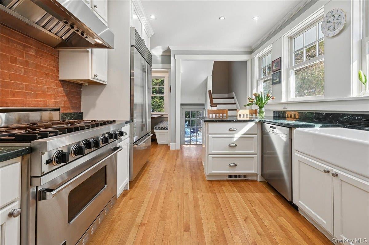 31 Emerson Road Photo 10