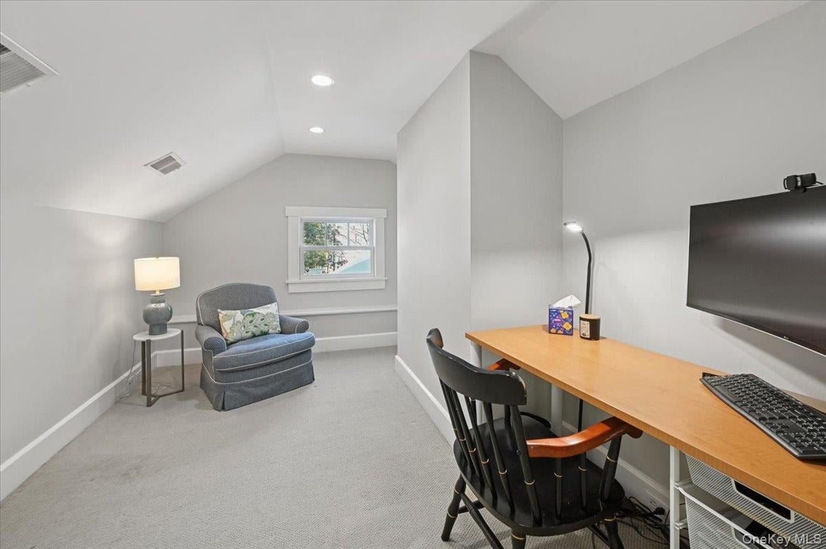 31 Emerson Road Photo 29