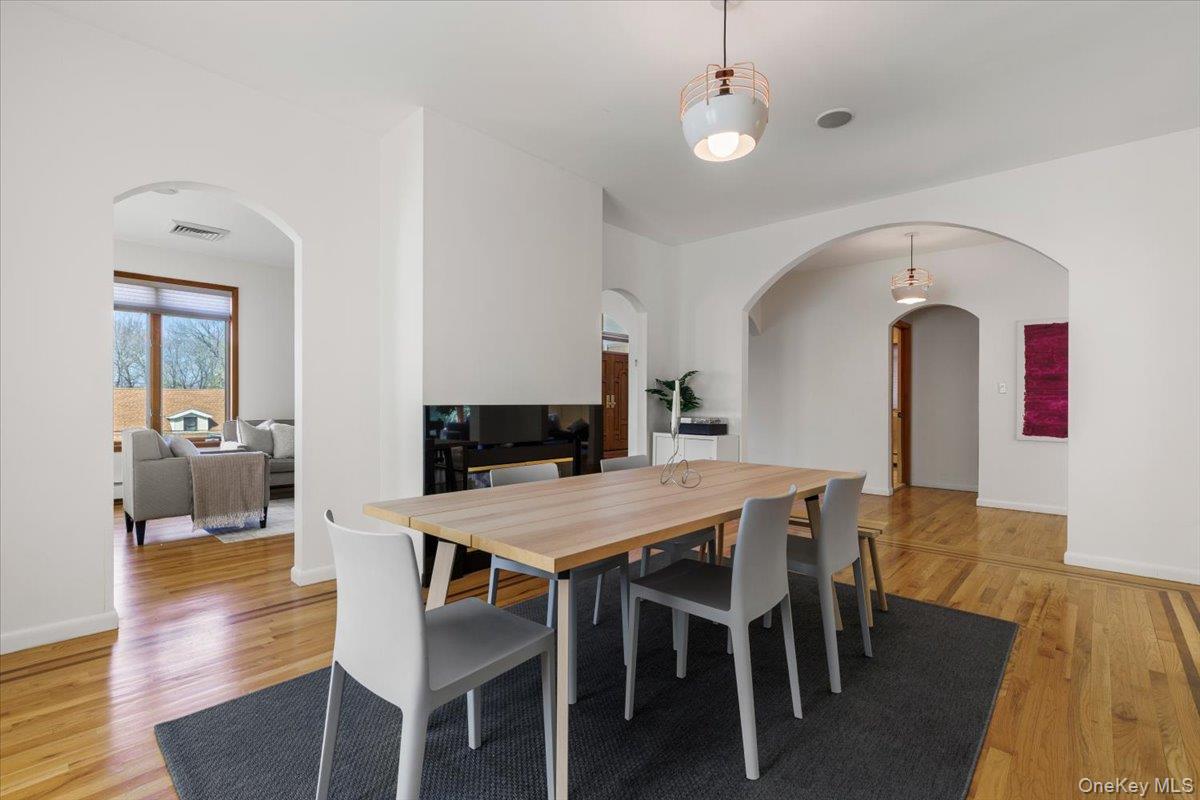 174 Lawrence Avenue Photo 7