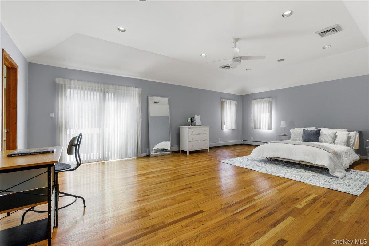 174 Lawrence Avenue Photo 15