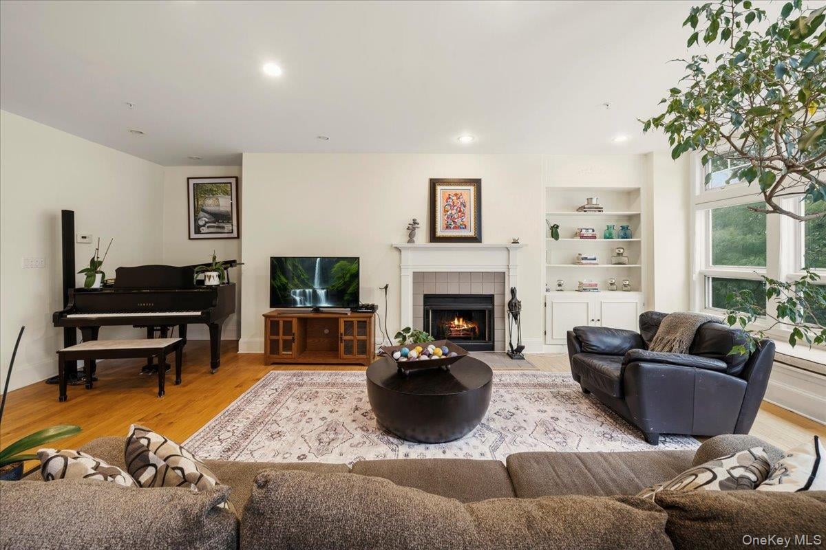 10 Old Jackson Avenue  #48 Photo 6