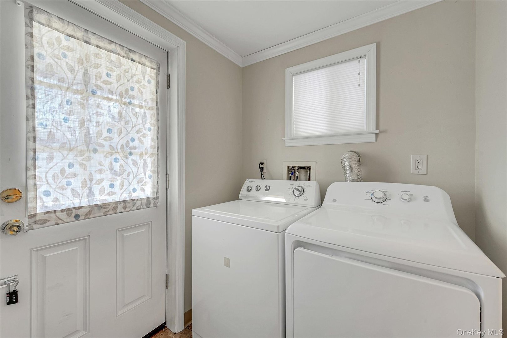 15 Andrew Road Photo 14