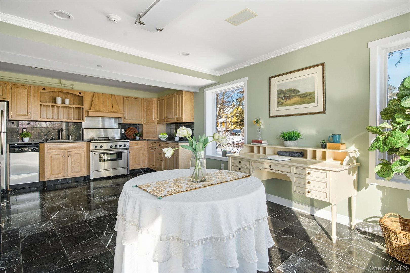 50 Gedney Street Photo 8