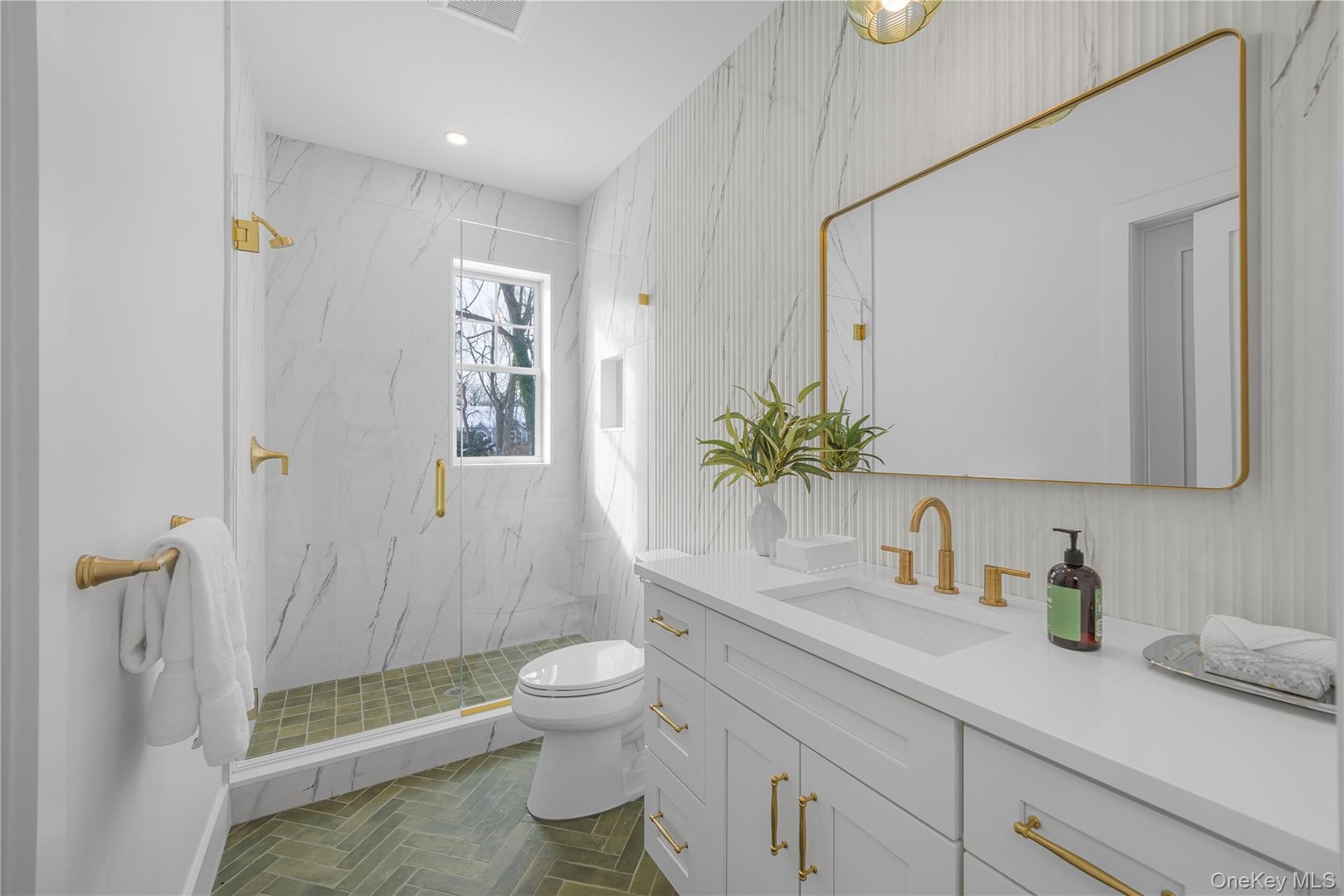 41 Betsy Brown Road Photo 14