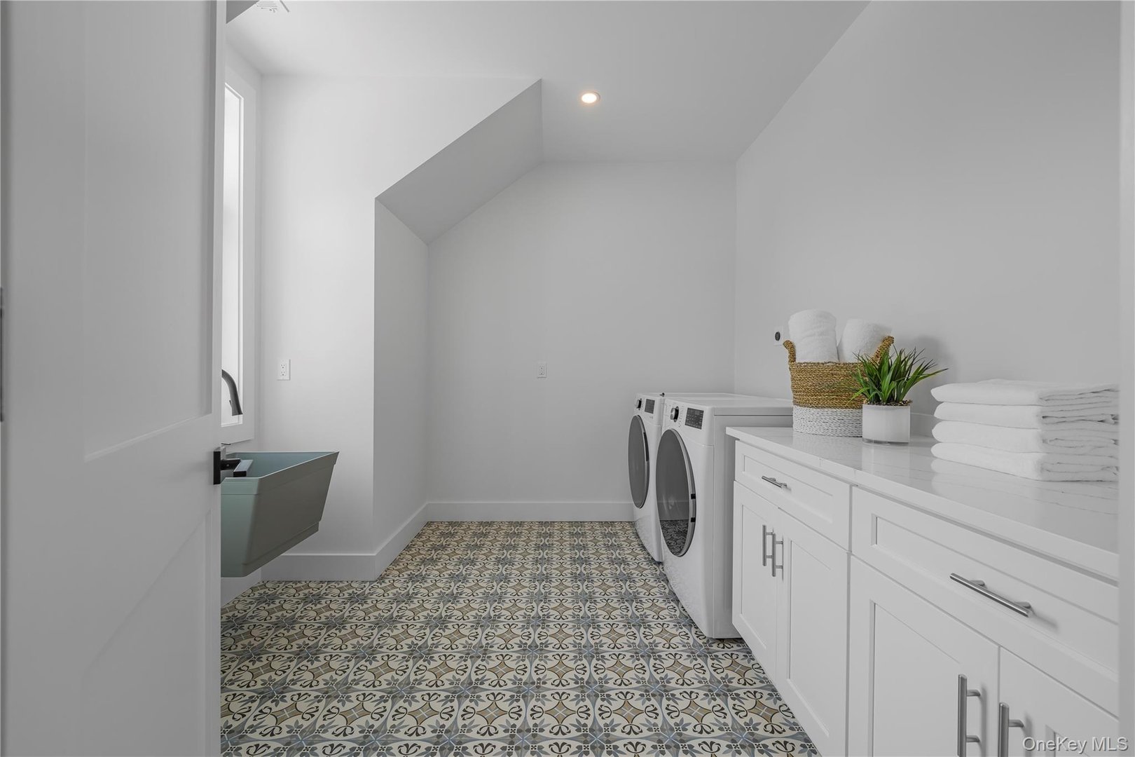 41 Betsy Brown Road Photo 26