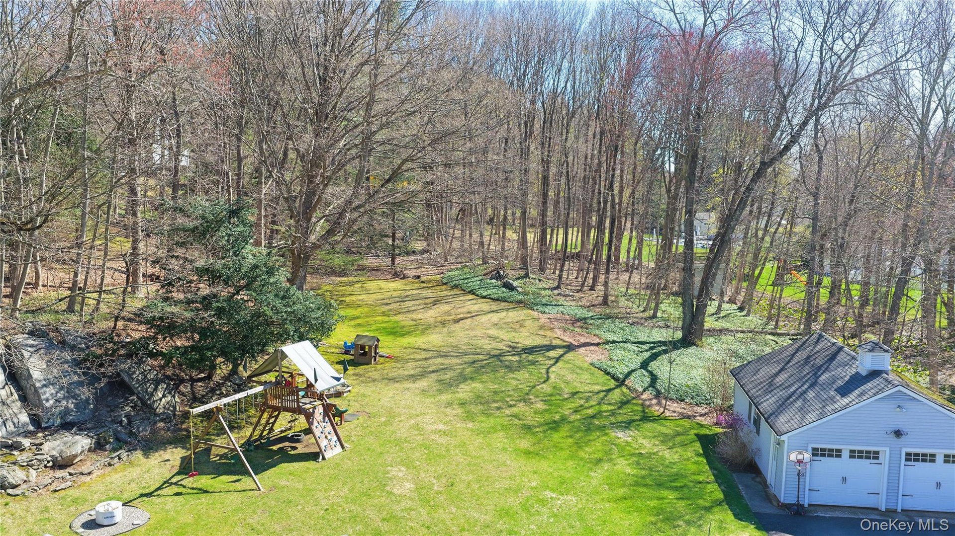 6 Spruce Hollow Photo 35