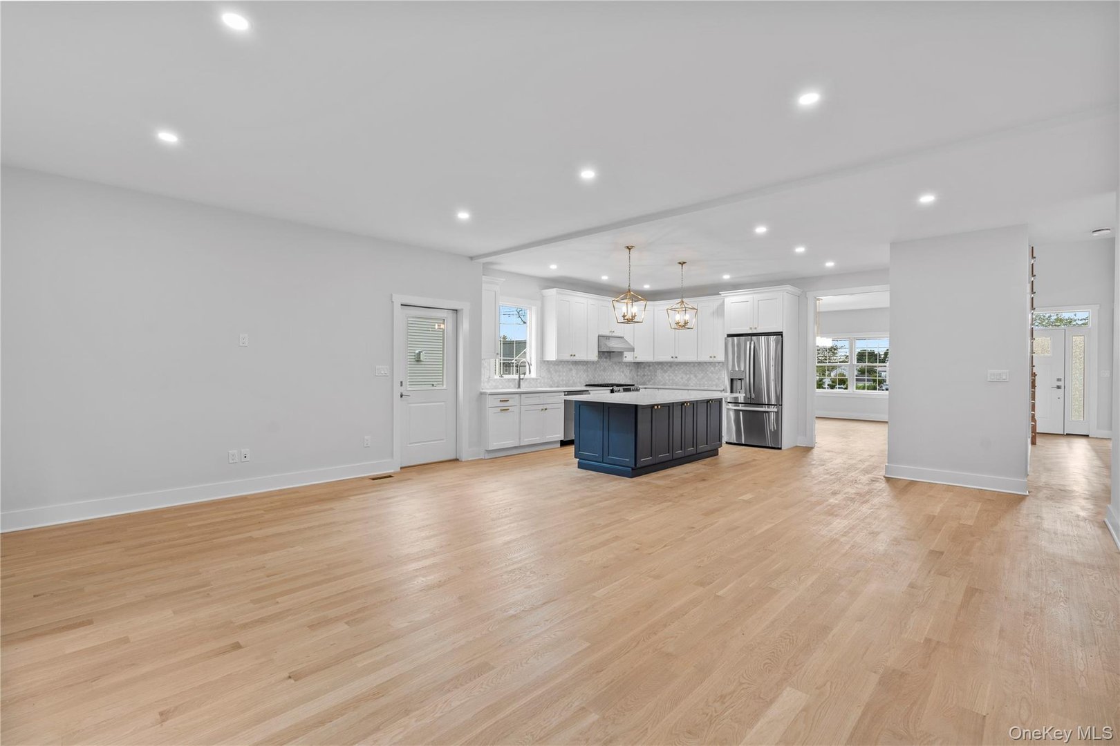 567 King Street Photo 5