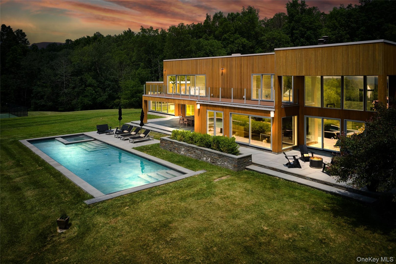 33 Ford Road Photo 38