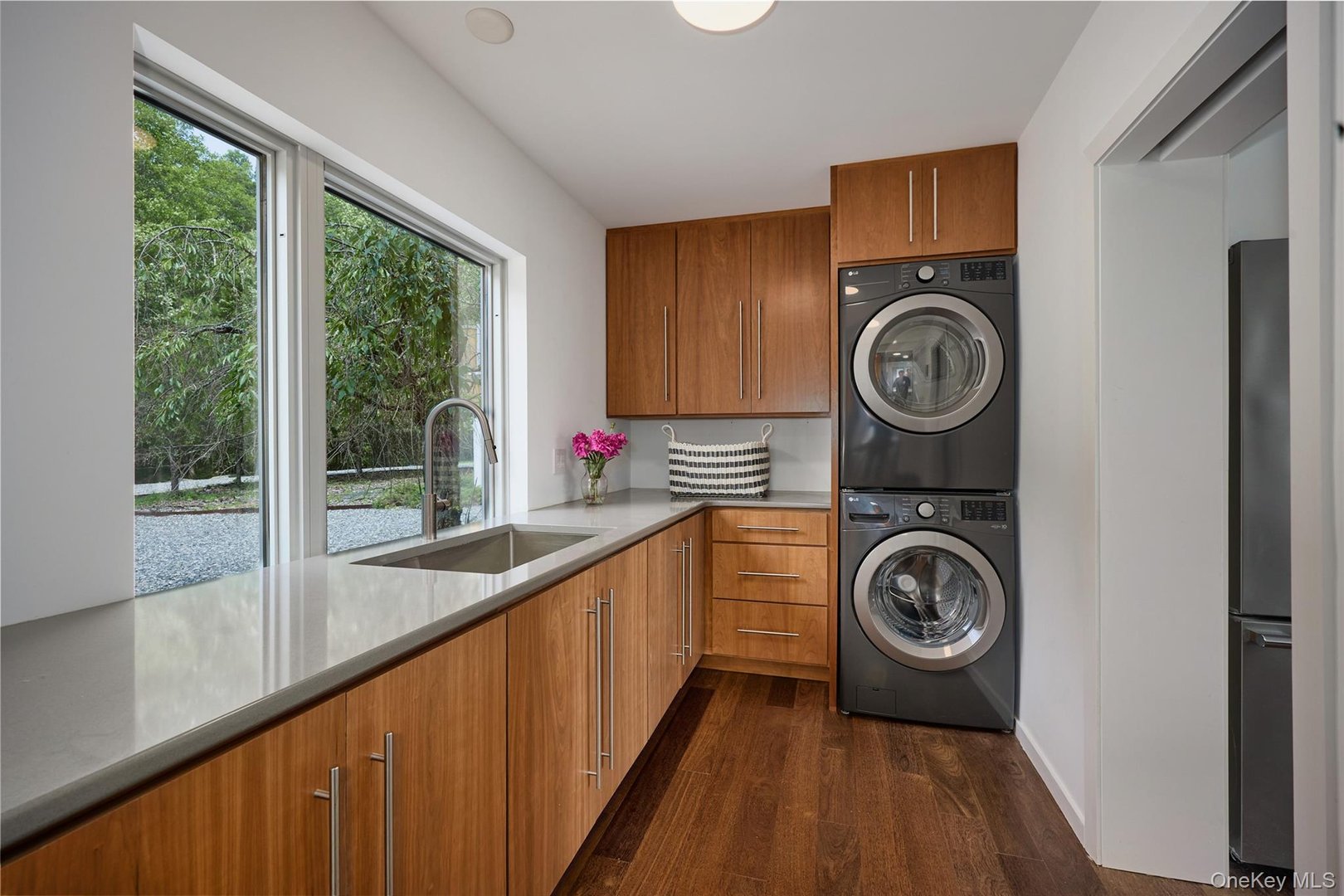 33 Ford Road Photo 26