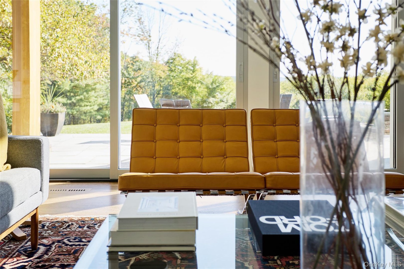 33 Ford Road Photo 9